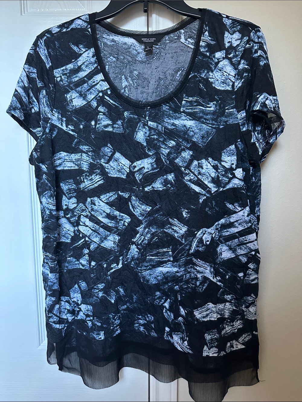 Simply Vera Vera Wang Black and White Abstract Layered Short Sleeve Top